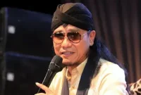 Ulama kondang Gus Miftah kembali mencuri perhatian publik dengan gaya dakwahnya yang unik dan kekinian.