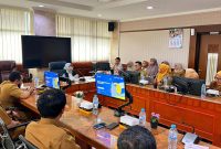 Seluruh karyawan-karyawati di lingkungan Biro Pemerintahan dan Otonomi Daerah Sekretariat Daerah Provinsi Jawa Timur turut berpartisipasi dalam acara Sosialisasi Implementasi Tata Naskah dan Pakaian Dinas.