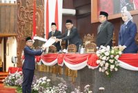 Fraksi PKB berharap agar Raperda ini dapat mendorong terciptanya fungsi intermediasi perbankan dalam hal akses permodalan yang ramah terhadap petani dan nelayan di Jatim guna mendongkrak nilai NTP dan NTN Jatim.
