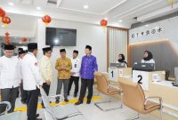 Menag Nasarudin Meninjau Pelayanan pada PTSP Kanwil (Foto : doc. Kemenag Jatim)