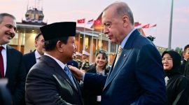 Presiden Republik Indonesia, Prabowo Subianto, secara langsung mengantarkan keberangkatan Presiden Republik Turkiye, Recep Tayyip Erdogan beserta Ibu Emine Erdogan ke Pakistan pada Rabu, 12 Februari 2025. Foto: BPMI Setpres/Rusman.