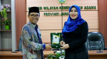 Lia Istifhama, melakukan kunjungan kerja dan audiensi dengan pihak Kementerian Agama (Kemenag) Jawa Timur.