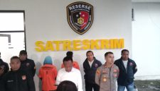 Dokumen Foto pada saat press release dia tersangka pembunuhan