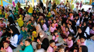 HAN 2026 Dimanfaatkan Semangka Balap Bondowoso Kampanyekan Gemar Makan Buah Lokal Sejak Dini